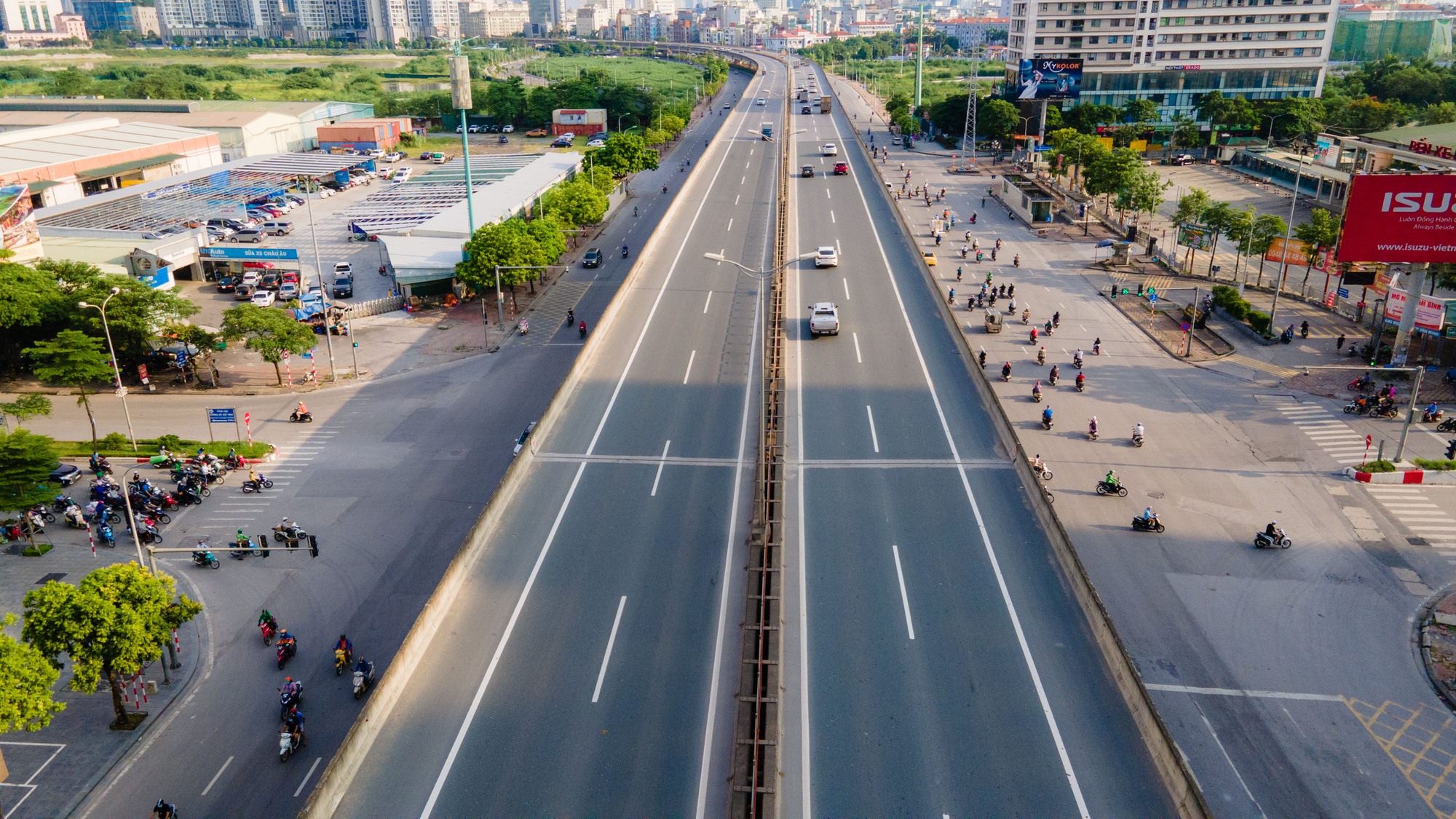 Chiêm ngưỡng những công trình giao thông trọng điểm ở Hà Nội - Ảnh 2.