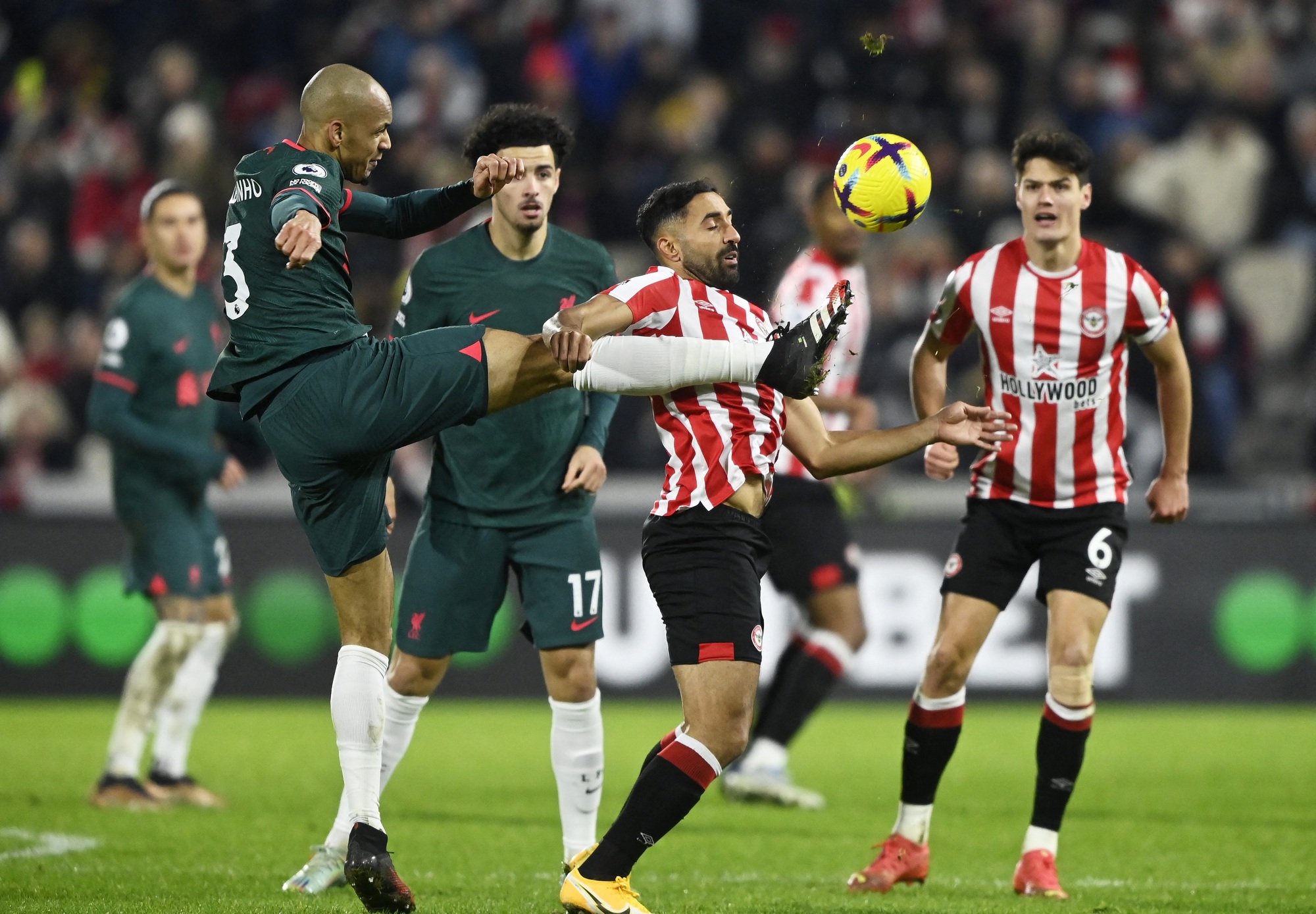 Liverpool thua sốc Brentford, tan giấc mơ Top 5 Ngoại hạng Anh - Ảnh 1.