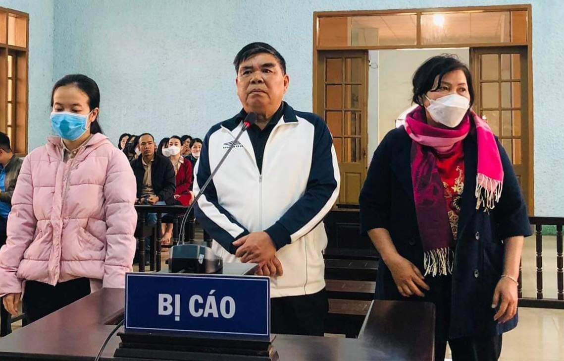 Cựu c&aacute;n bộ Văn ph&ograve;ng HĐND Gia Lai l&atilde;nh &aacute;n v&igrave; chi tiếp kh&aacute;ch 1 , 8 tỉ đồng - Ảnh 2.