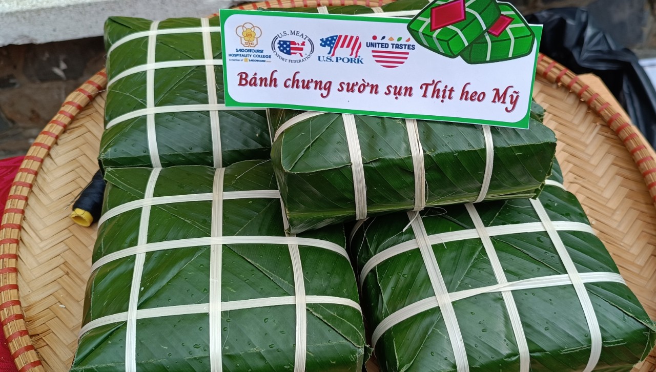 Nấu bánh chưng bằng nồi sứ lớn nhất Việt Nam - Ảnh 5.