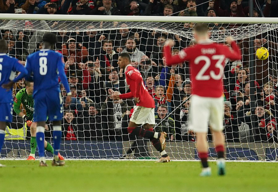 Marcus Rashford bùng nổ, Man United thẳng tiến vòng 4 FA Cup - Ảnh 8.