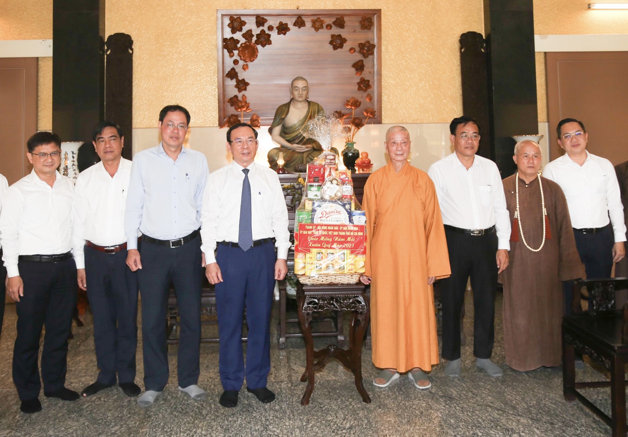 Bí thư Thành ủy TP HCM Nguyễn Văn Nên thăm, chúc Tết các cơ sở, chức sắc tôn giáo