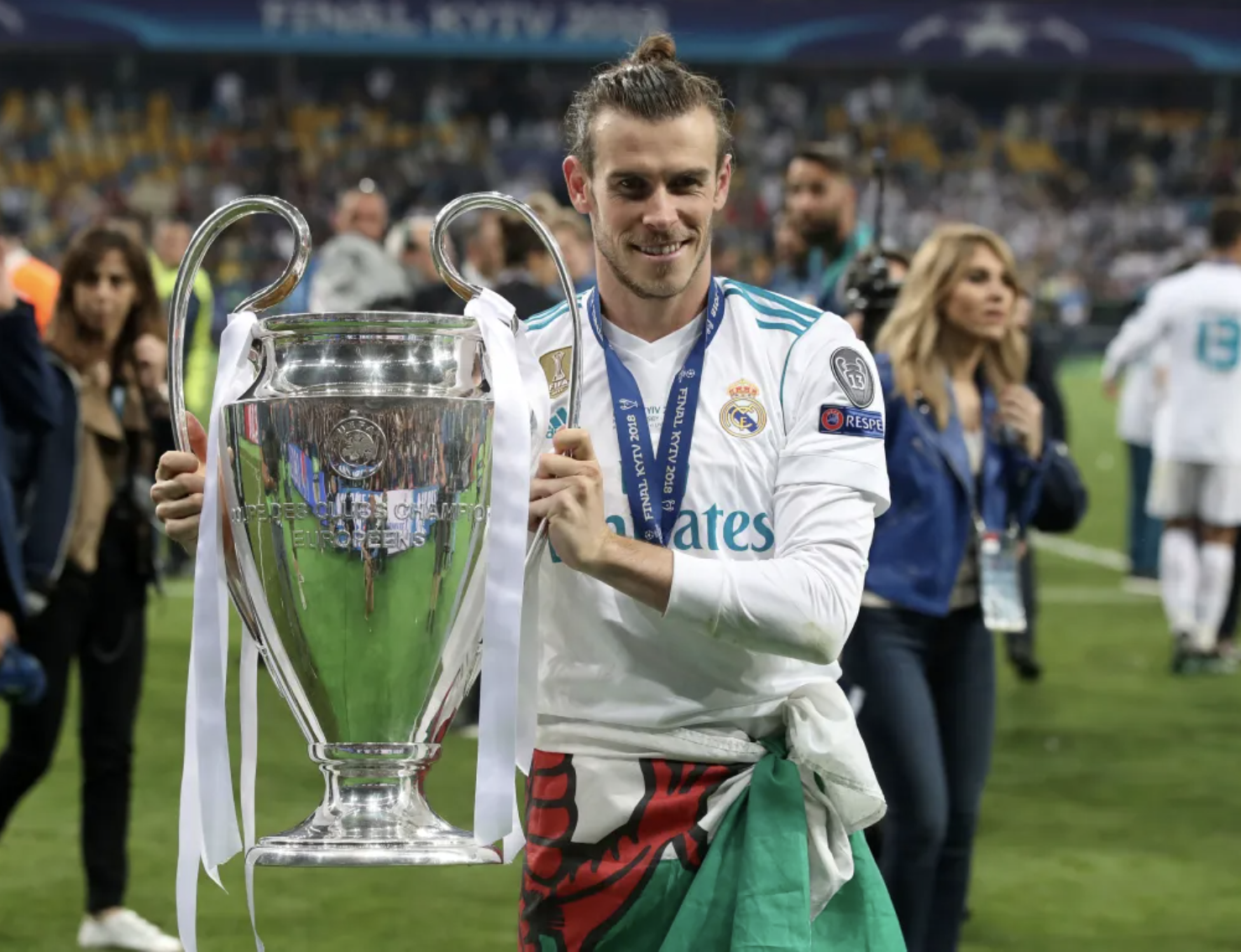 Gareth Bale tuyên bố giải nghệ, Xứ Wales tiếc nhớ thủ lĩnh siêu sao - Ảnh 8.