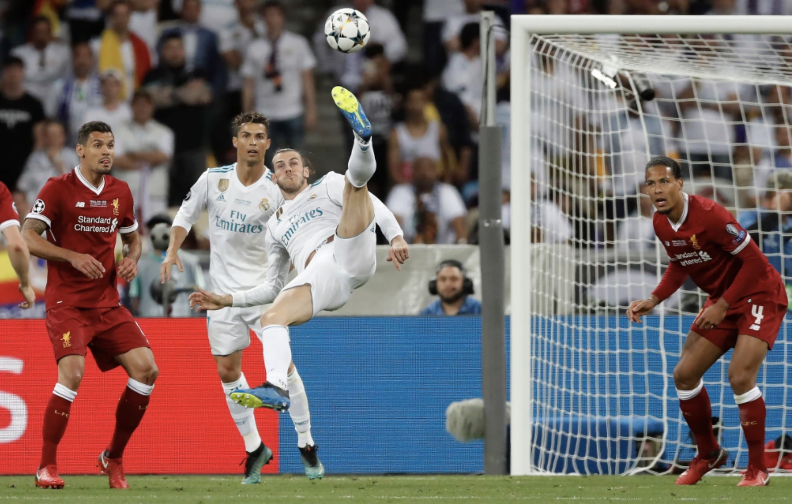 Gareth Bale tuyên bố giải nghệ, Xứ Wales tiếc nhớ thủ lĩnh siêu sao - Ảnh 7.