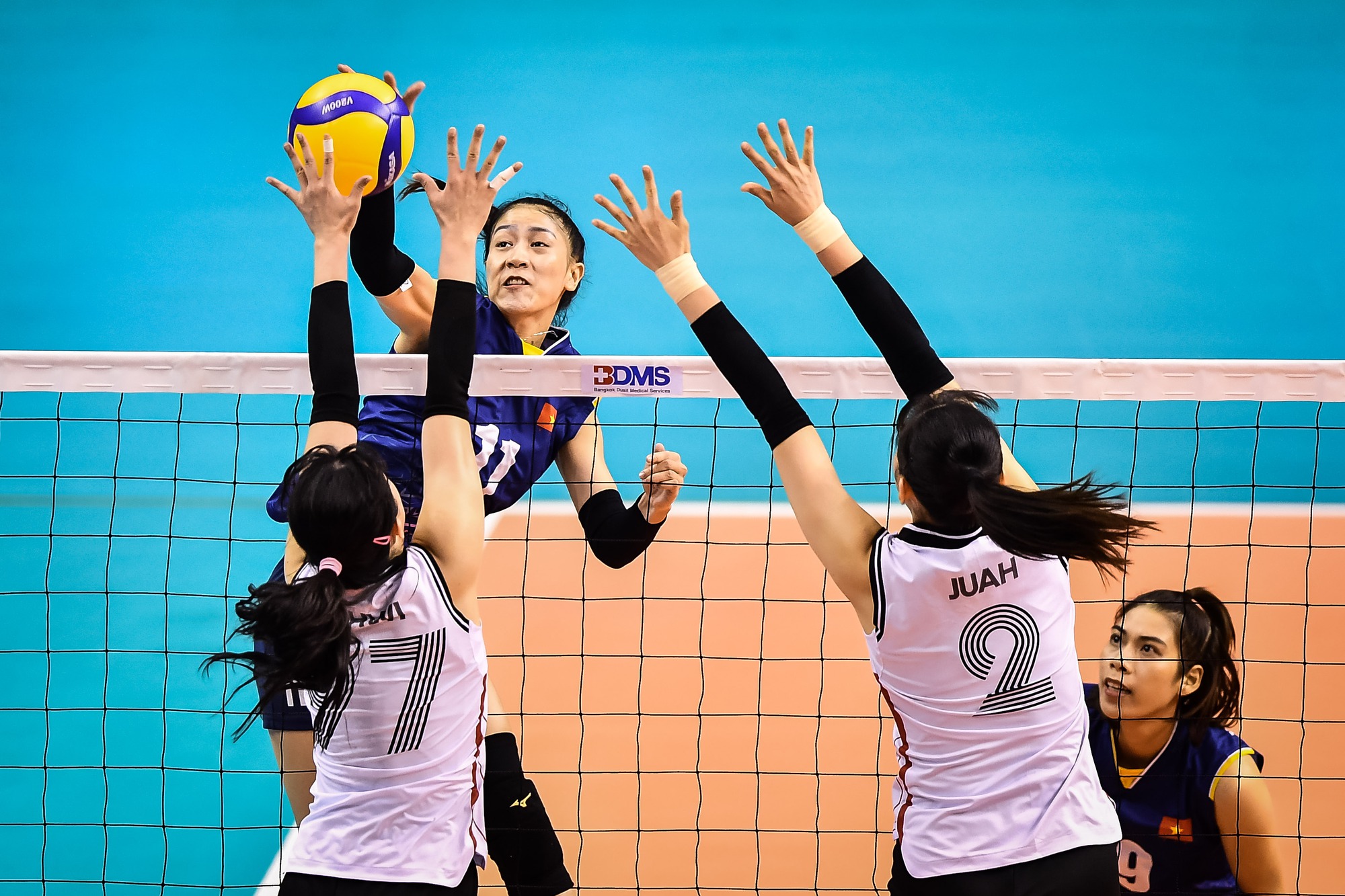 Địa chấn tái hiện, tuyển bóng chuyền nữ Việt Nam đánh bại cựu vô địch châu Á - Ảnh 4.