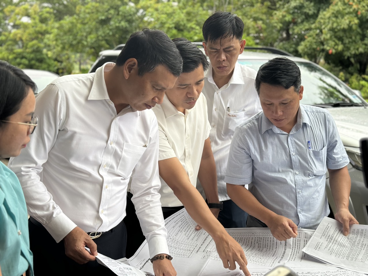 Lãnh đạo Đà Nẵng kiểm tra dự án ven biển sau kiến nghị tiền thuê đất quá cao - Ảnh 1.