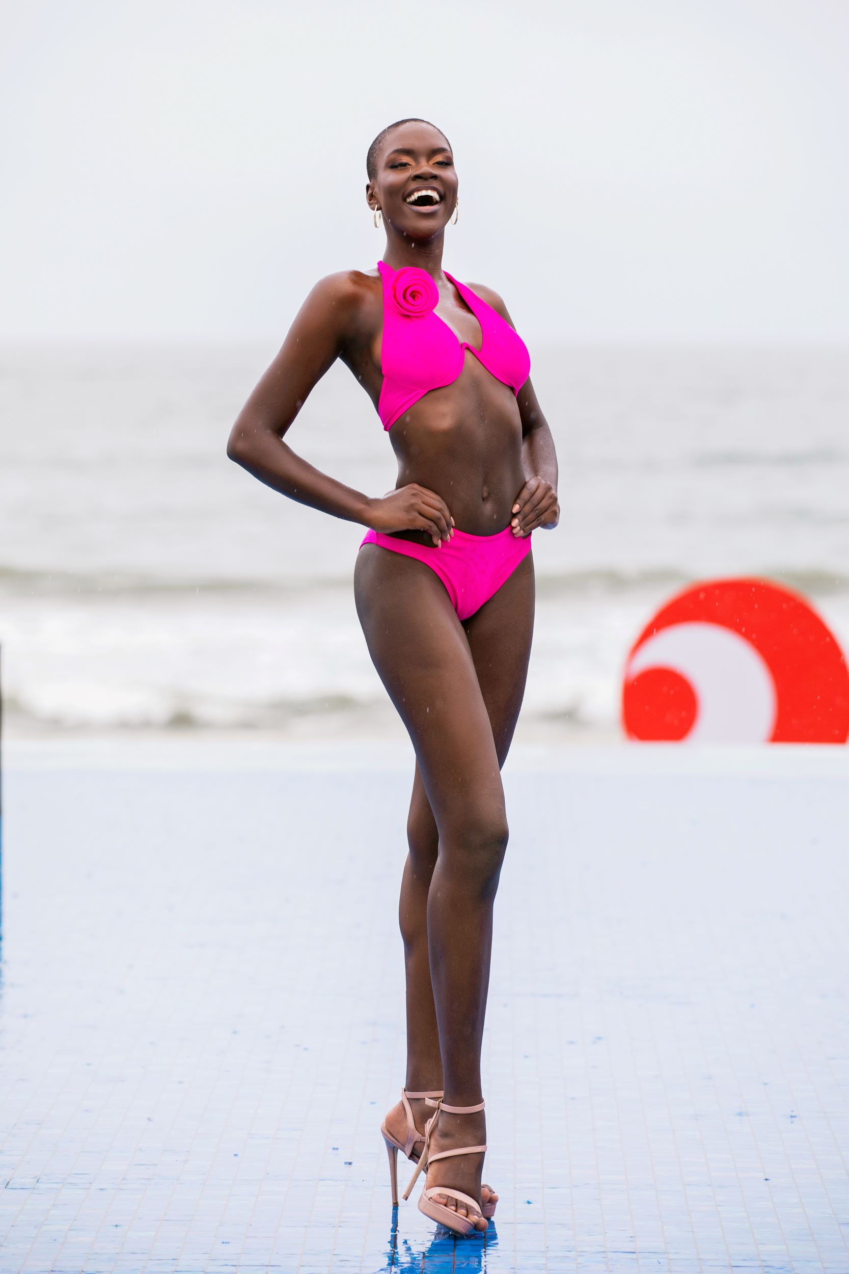 Muôn kiểu sắc thái thí sinh Hoa hậu Hòa bình quốc tế 2023 trong trang phục bikini - Ảnh 15.