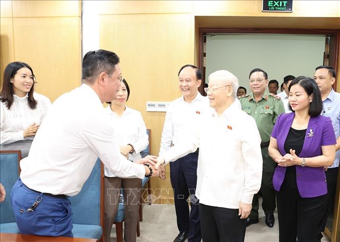 Những hình ảnh Tổng Bí thư Nguyễn Phú Trọng tiếp xúc cử tri - Ảnh 2.