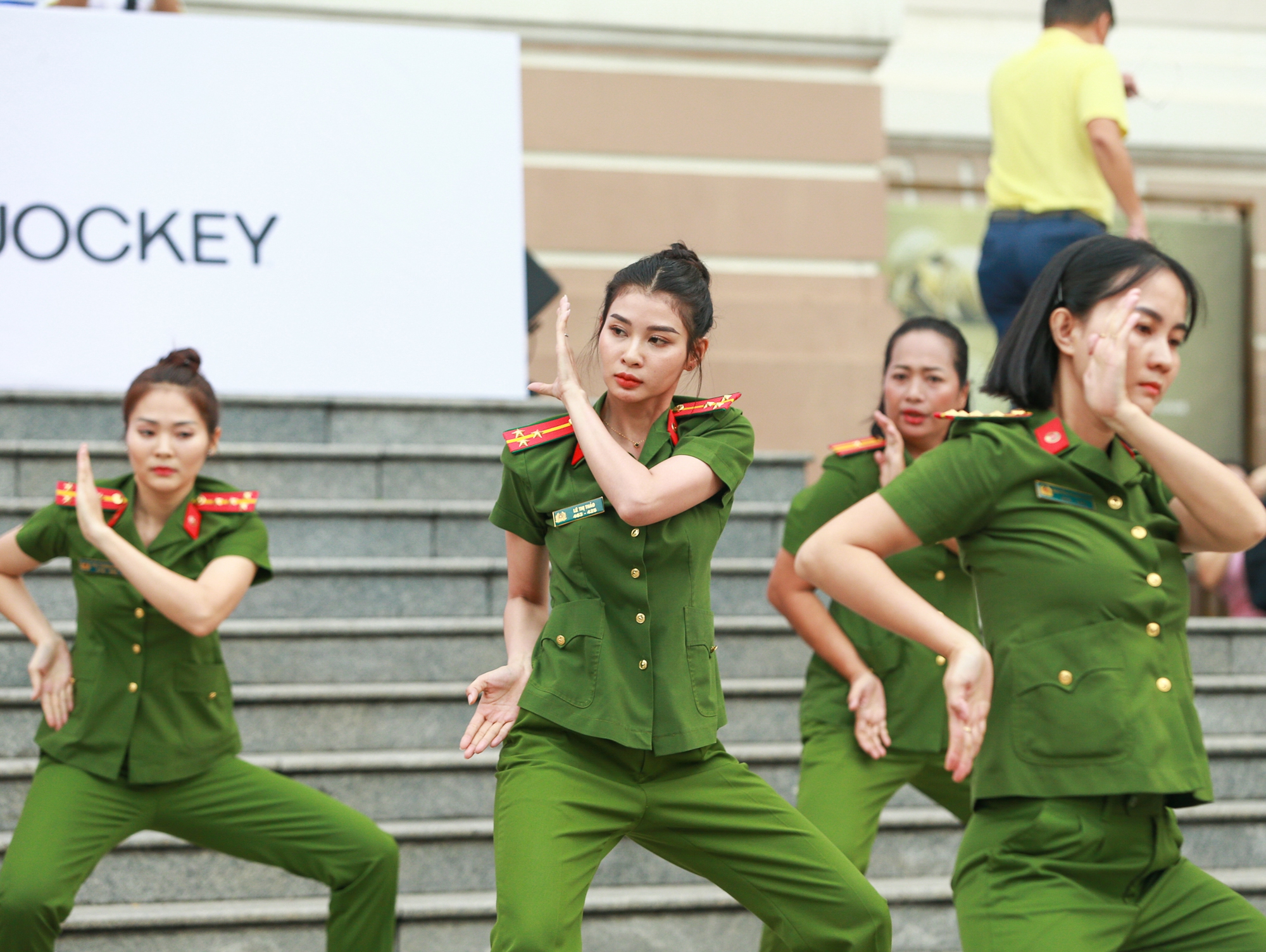 TP HCM tổ chức buổi đồng diễn Aerobic quy mô lớn chào mừng ngày Phụ nữ Việt Nam - Ảnh 7.