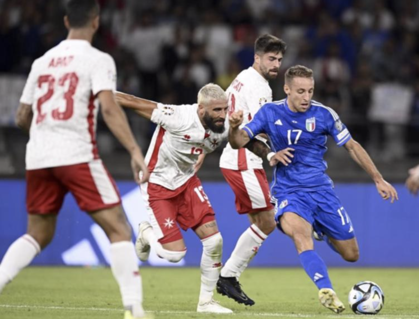 Hạ tí hon Malta, tuyển Ý thêm hy vọng dự EURO 2024 - Ảnh 1.