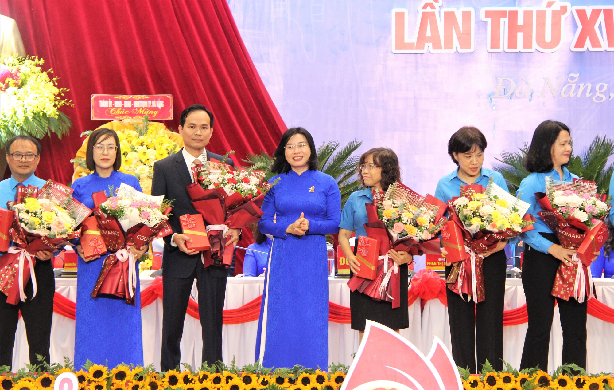 Bà Phan Thị Thúy Linh tái đắc cử Chủ tịch LĐLĐ Đà Nẵng - Ảnh 9.