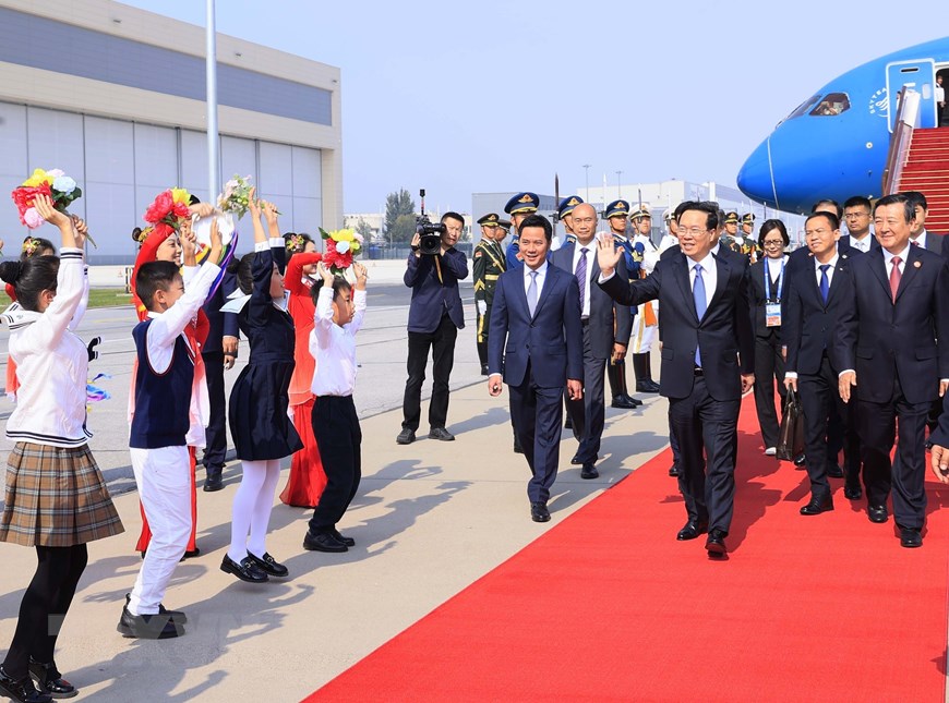 Lễ đón Chủ tịch nước Võ Văn Thưởng tại Sân bay Bắc Kinh - Ảnh 5.