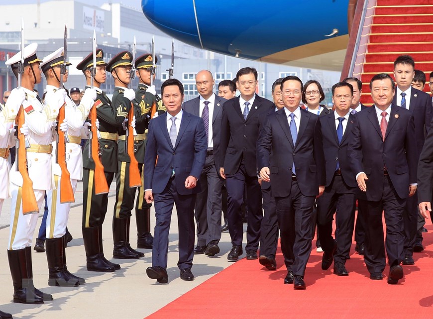 Lễ đón Chủ tịch nước Võ Văn Thưởng tại Sân bay Bắc Kinh - Ảnh 4.