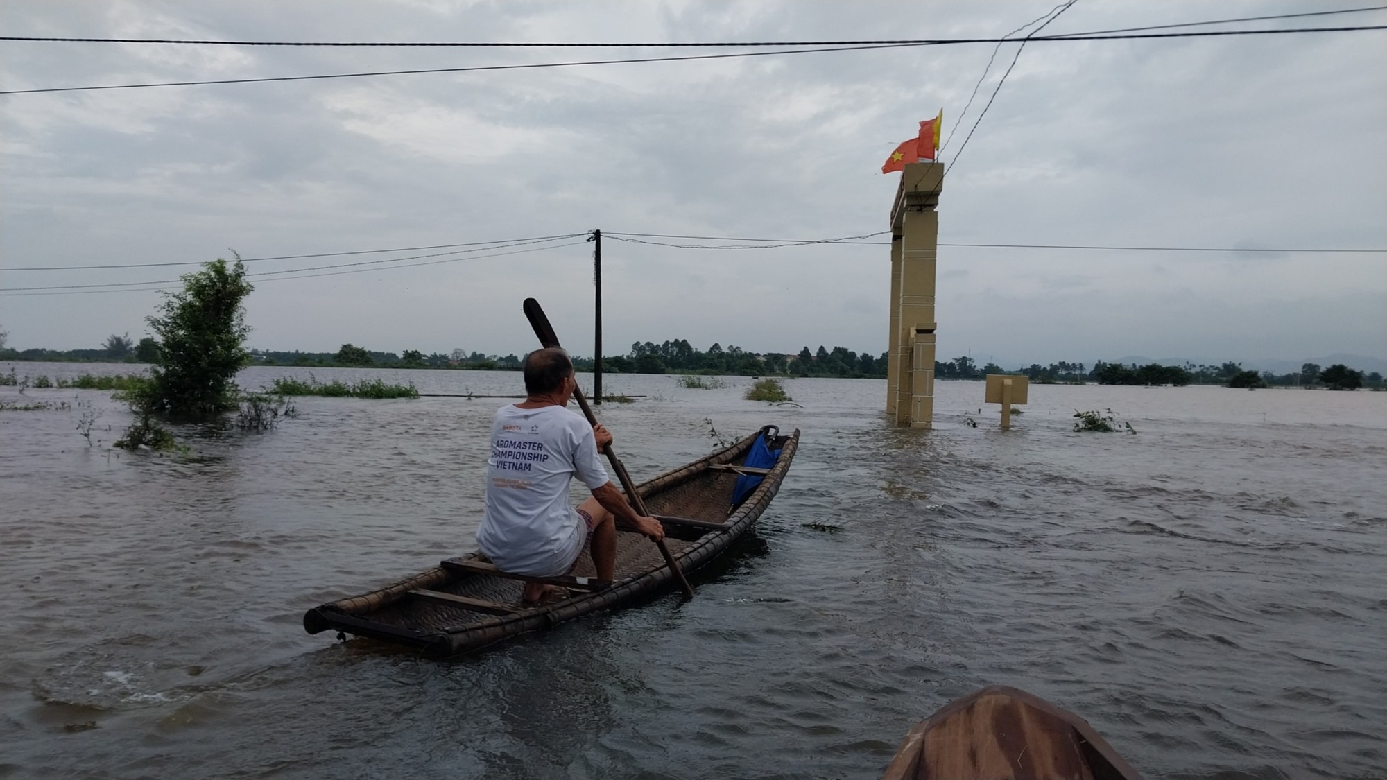 Cận cảnh ngập lụt ở hạ du Thủy điện Hương Điền - Ảnh 13.