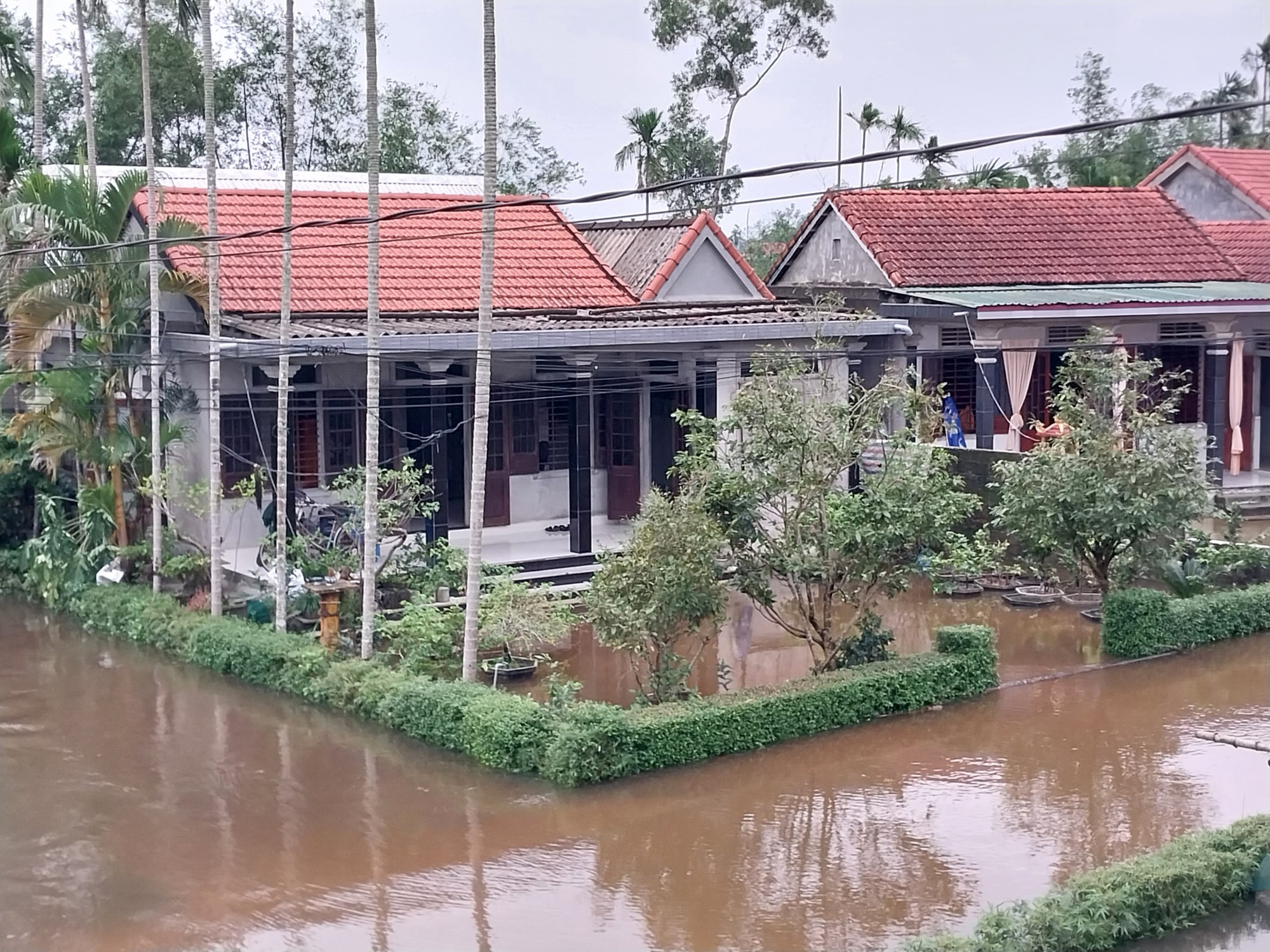 Cận cảnh ngập lụt ở hạ du Thủy điện Hương Điền - Ảnh 19.