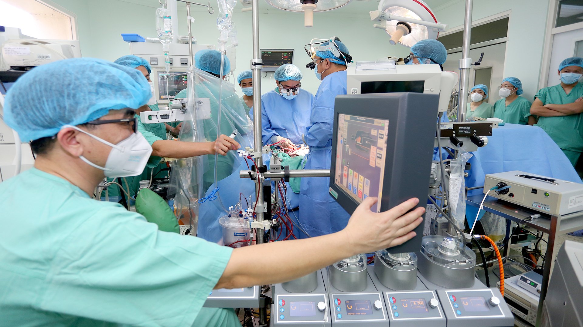 Ca ghép tim đi vào lịch sử- Ảnh 17.