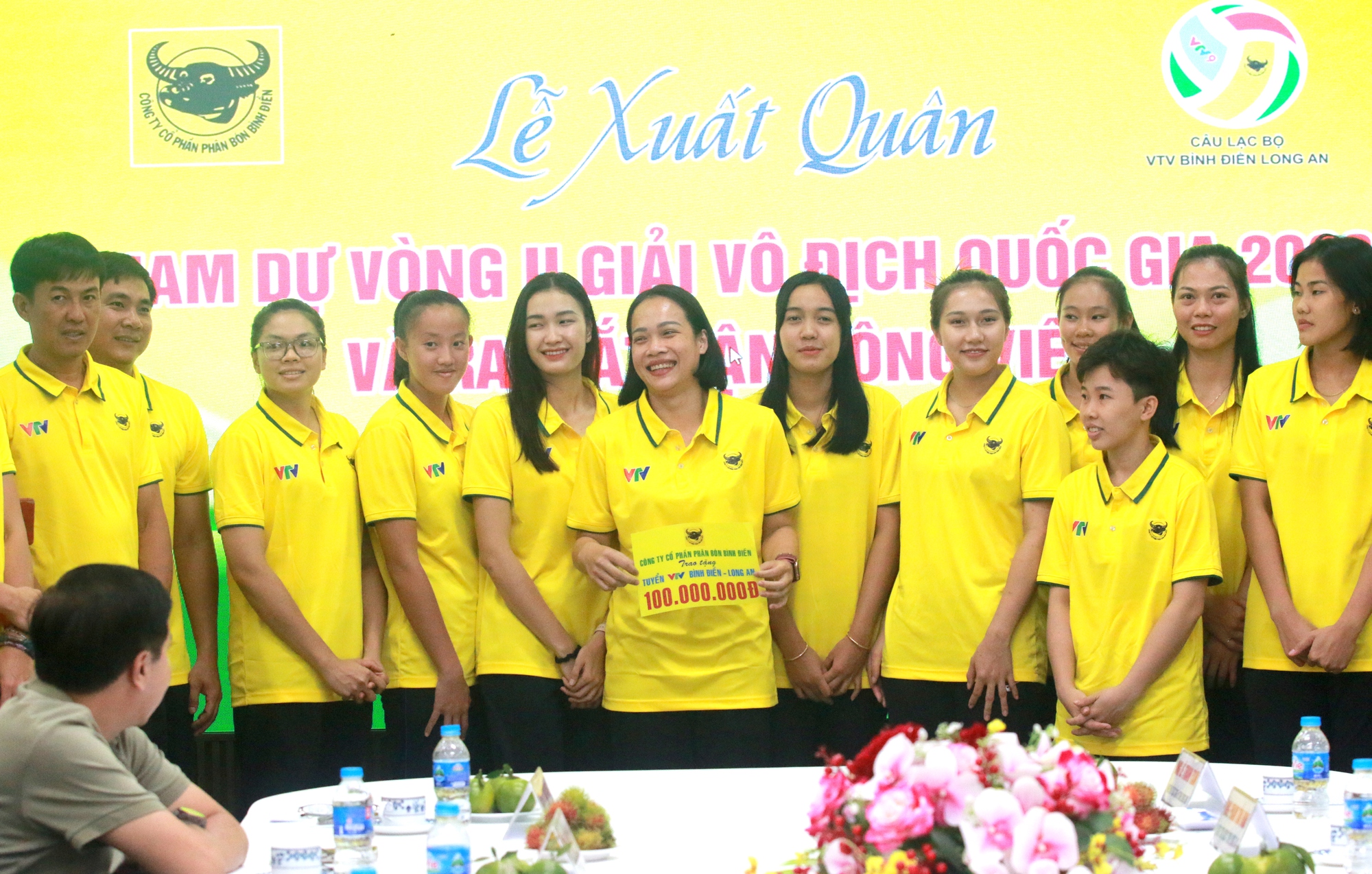 VTV Bình Điền Long An xuất quân tham dự vòng 2 Giải Bóng chuyền vô địch quốc gia 2023 - Ảnh 1.