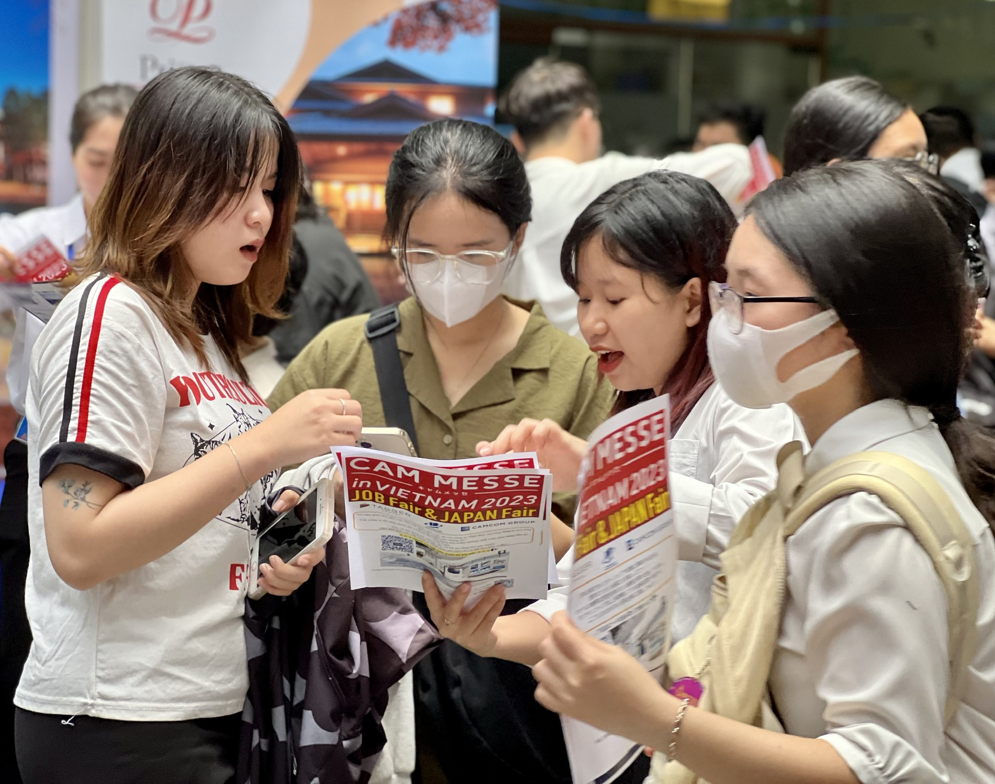 学生と日本企業との専門的なつながり - 写真 1. 学生と日本企業との専門的なつながり - 写真 1。