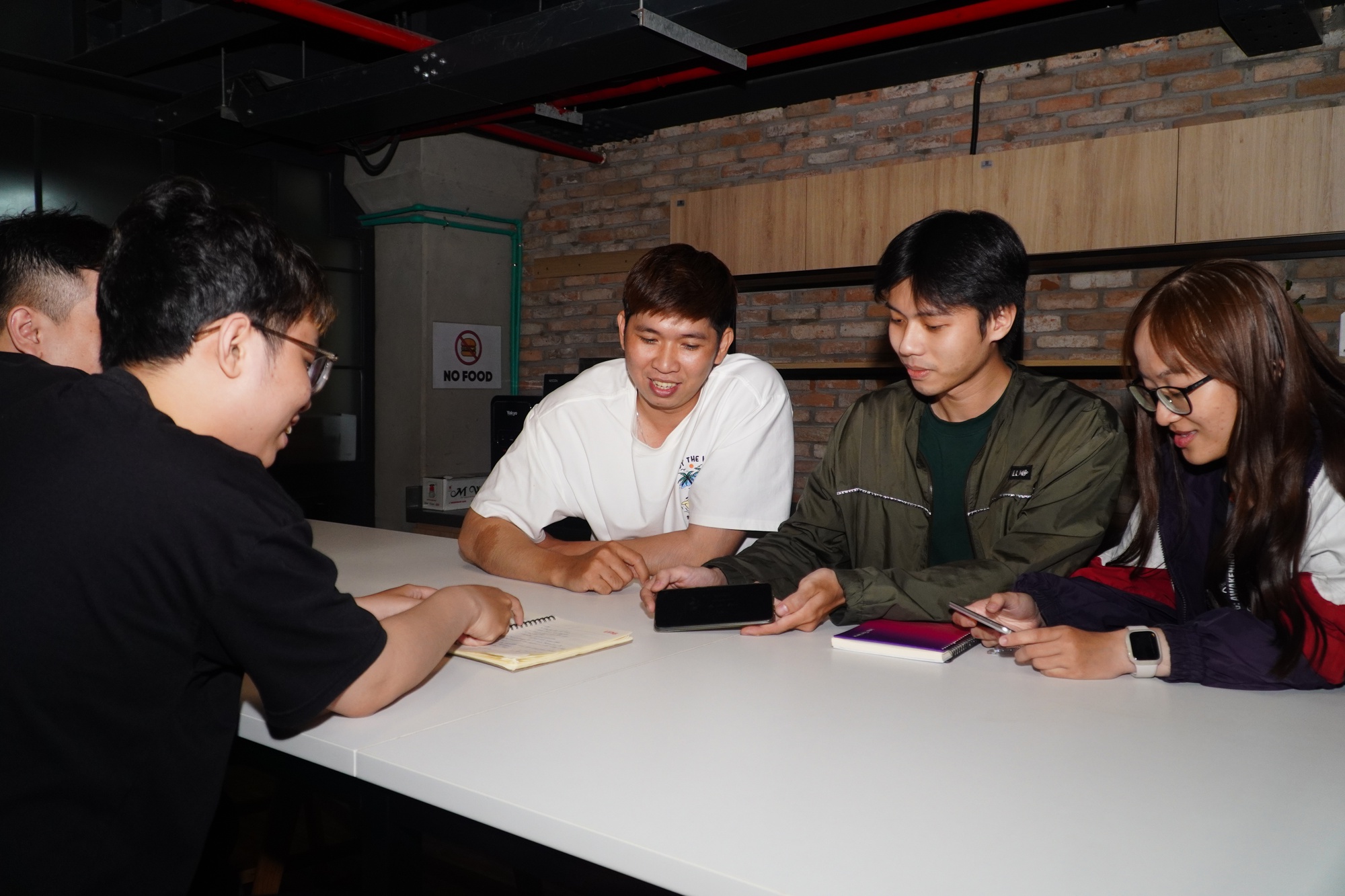 Nghề đang “hot”: Cuộc sống của những game tester - Ảnh 7.