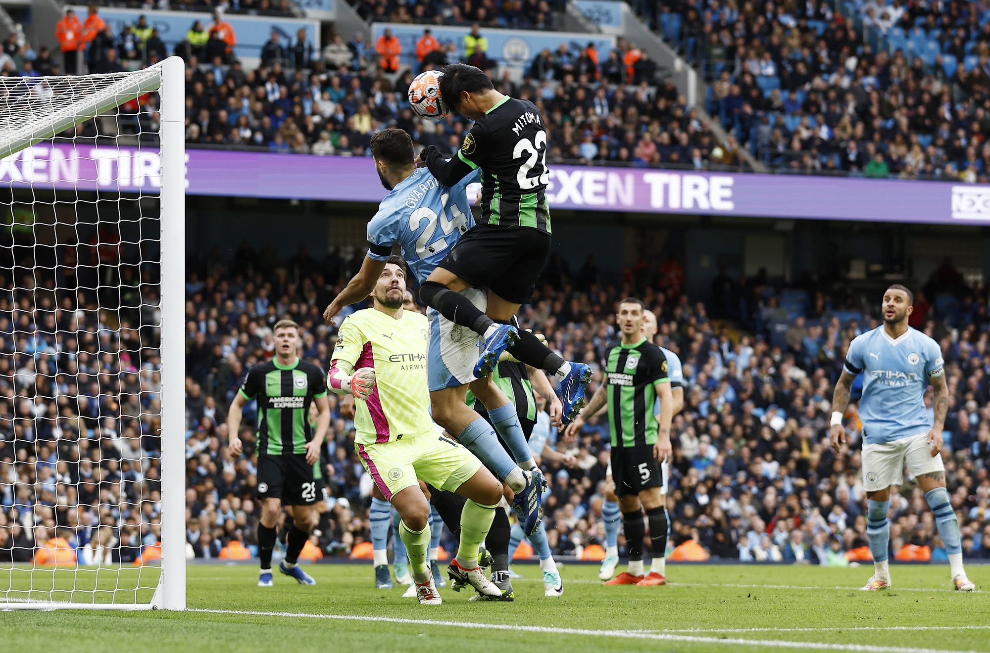 Haaland giải cơn khát bàn thắng, Man City thắng Brighton lên ngôi đầu - Ảnh 3.