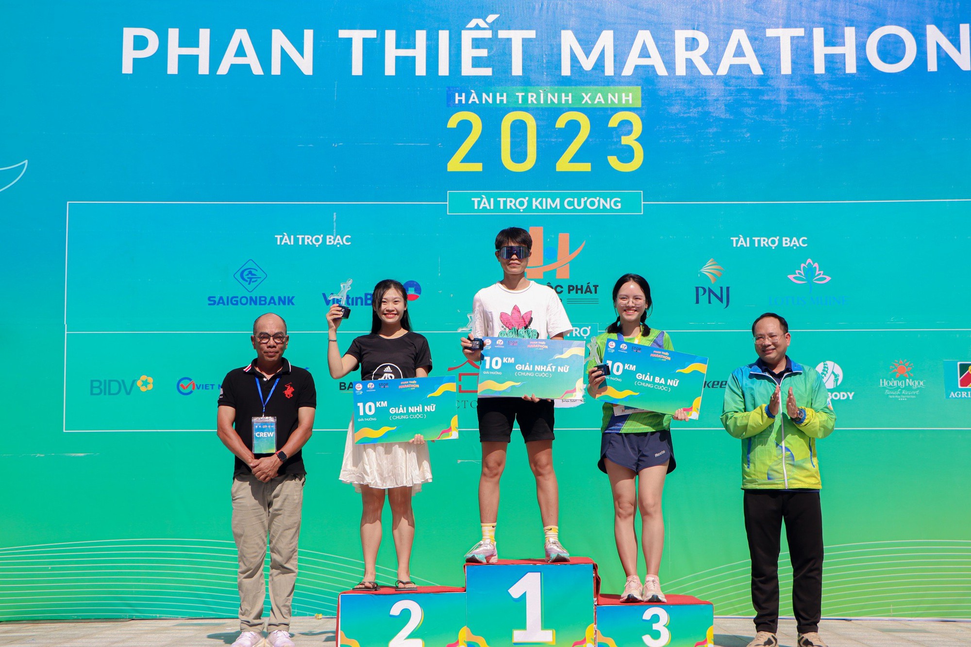 Cựu tuyển thủ Phạm Thị Bình chinh phục Phan Thiết Marathon 2023 - Ảnh 16.