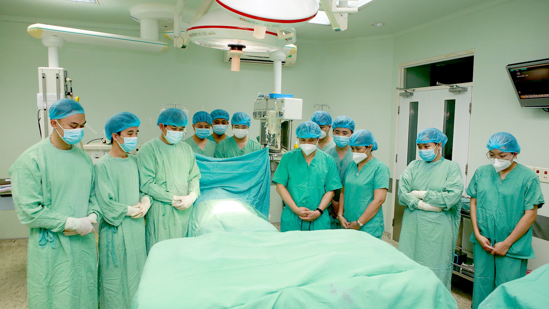 Những bác sĩ “xuyên” Việt cứu người- Ảnh 9.