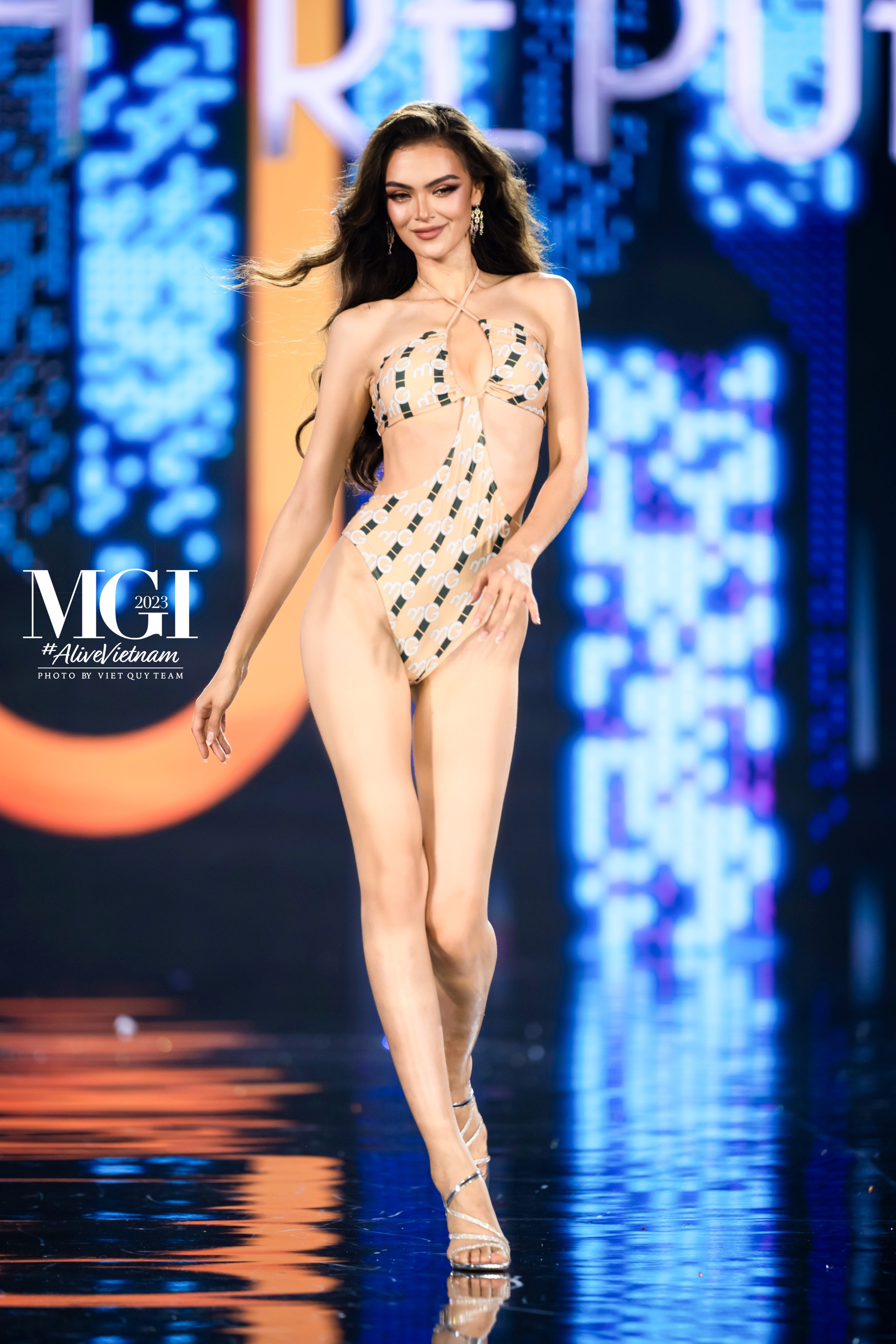 Thí sinh Miss Grand International 2023 đốt cháy sân khấu với bikini - Ảnh 10.