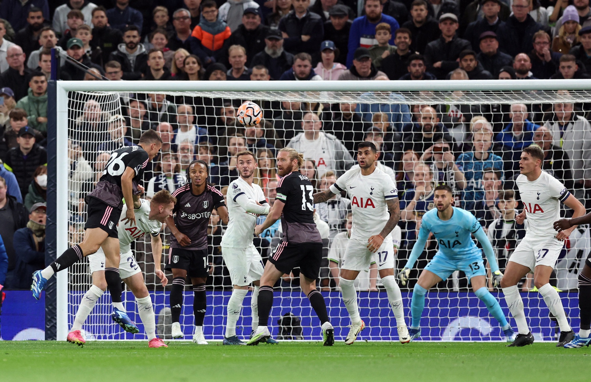 Sát thủ xứ Hàn lập công, Tottenham lên đỉnh bảng Ngoại hạng - Ảnh 4.