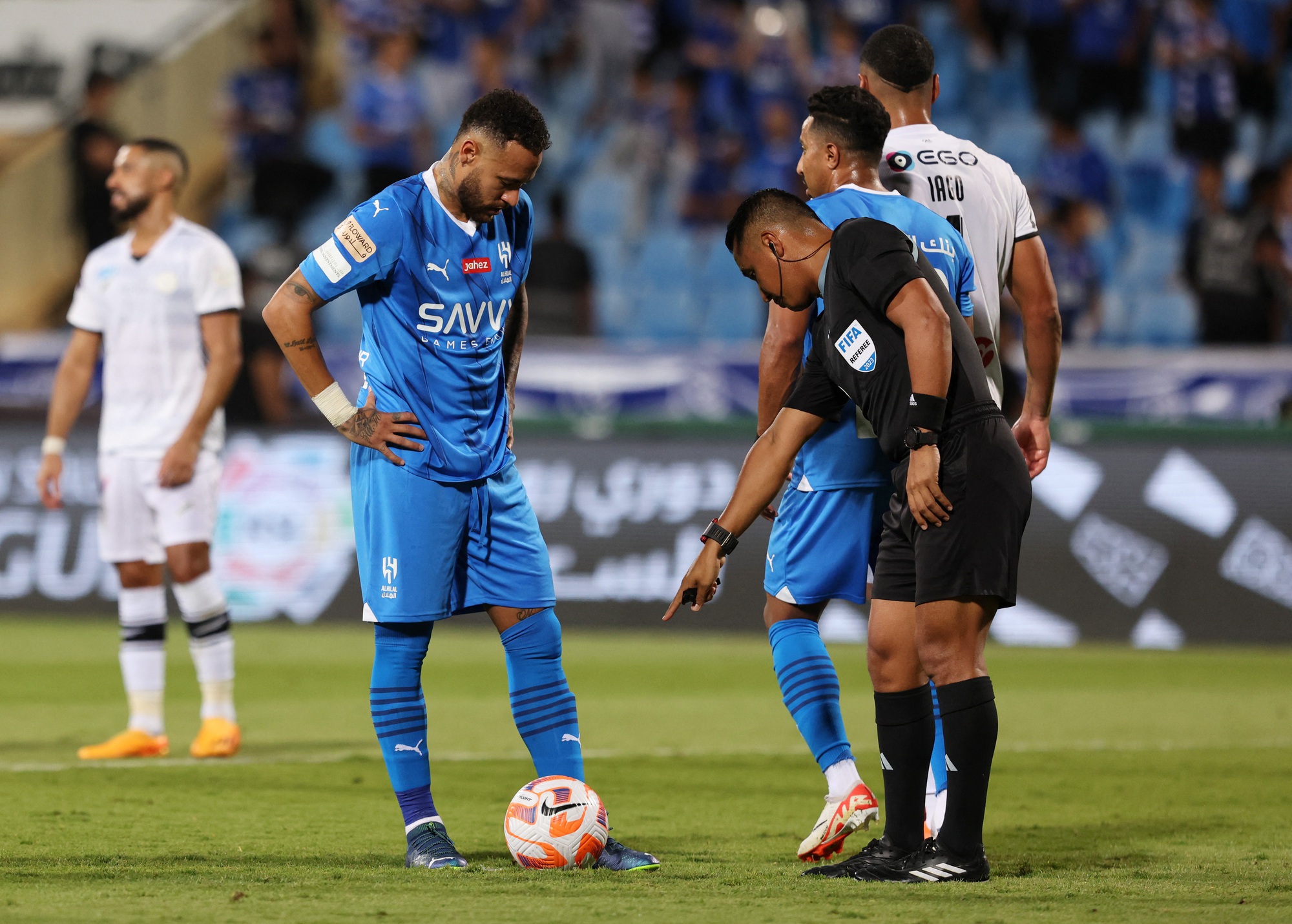 Saudi Pro League có Ronaldo vẫn gặp vấn đề nan giải, MLS có Messi dễ dàng giải quyết - Ảnh 3.