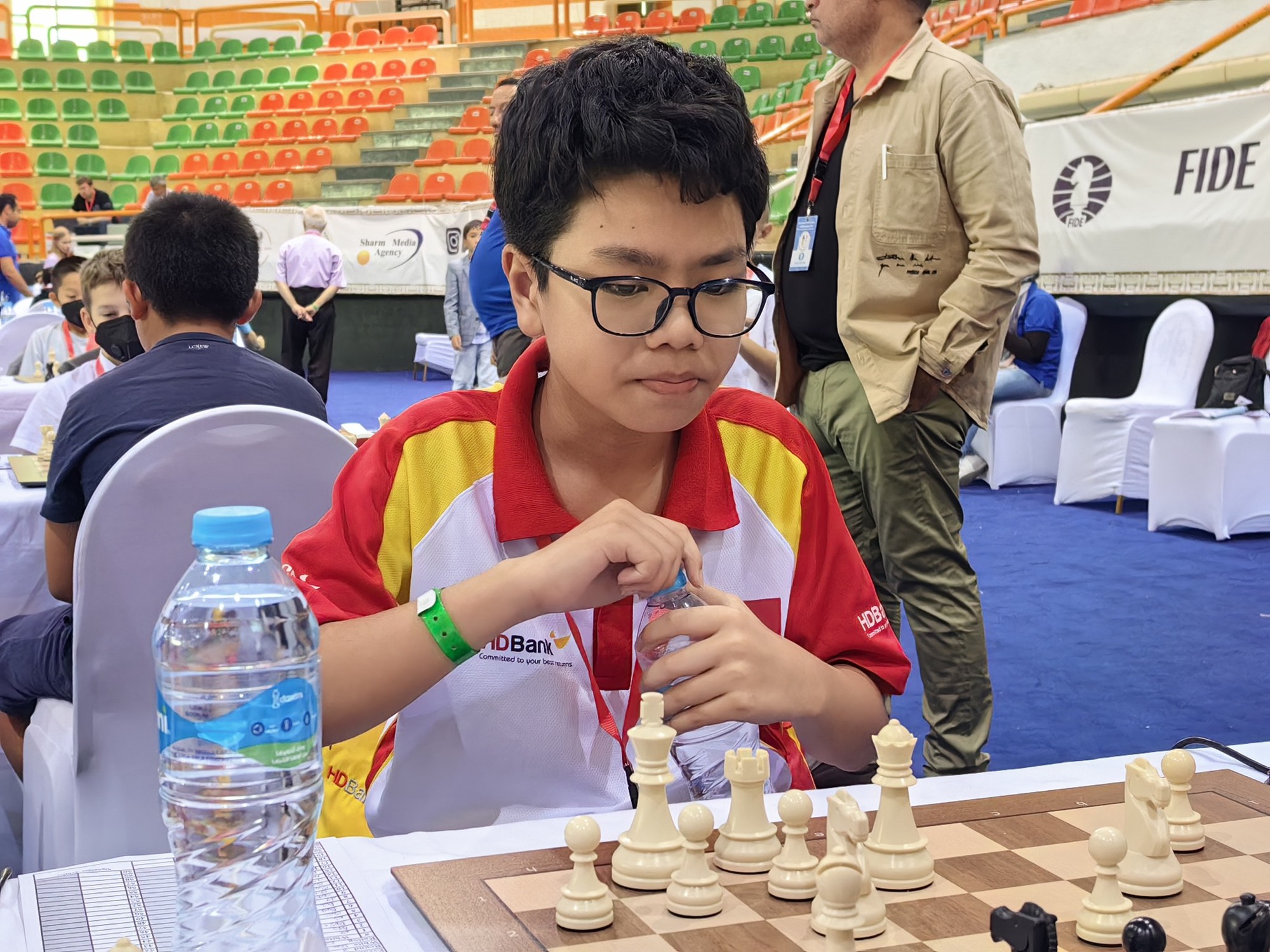Kỳ thủ 12 tuổi Đầu Khương Duy vô địch cờ vua trẻ thế giới - Ảnh 1.