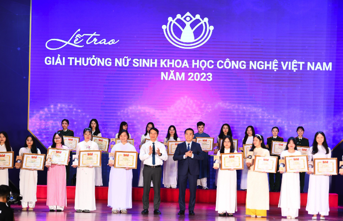 10 tài năng trẻ xuất sắc nhận giải thưởng Quả cầu vàng 2023 - Ảnh 4. 10 tài năng trẻ xuất sắc nhận giải thưởng Quả cầu vàng 2023 - Ảnh 4.