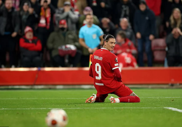 Chân gỗ Nunez lỡ bàn thắng khó tin, Liverpool ra oai hạ gục Toulouse - Ảnh 4.