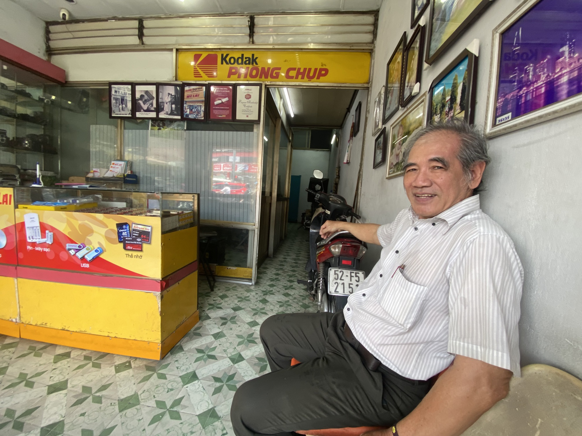 Những thợ chụp ảnh phim vang bóng một thời - Ảnh 4.