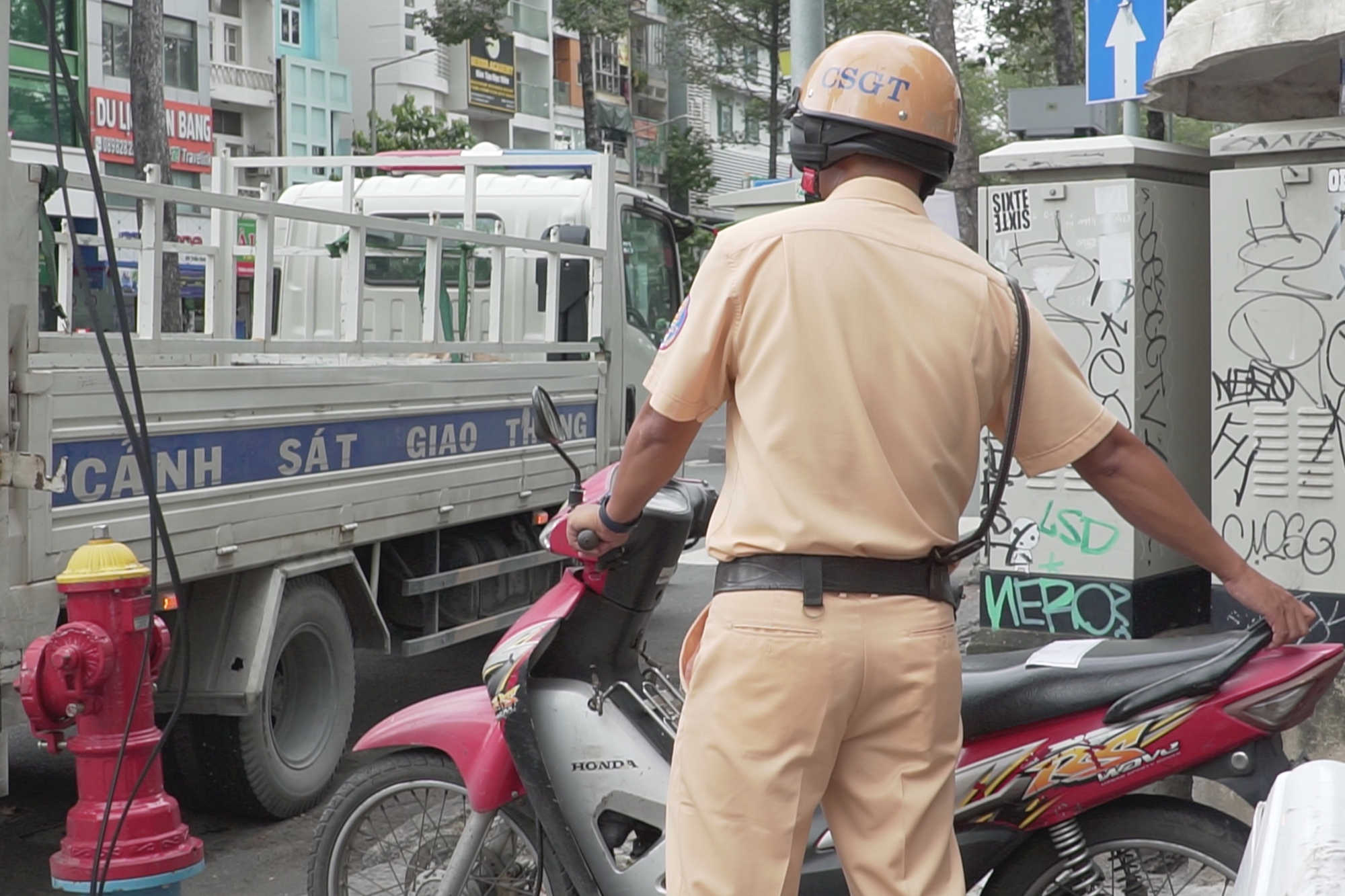 Nhiều học sinh chạy xe “không biết luật!”: CSGT xử lý cả chủ phương tiện - Ảnh 8.