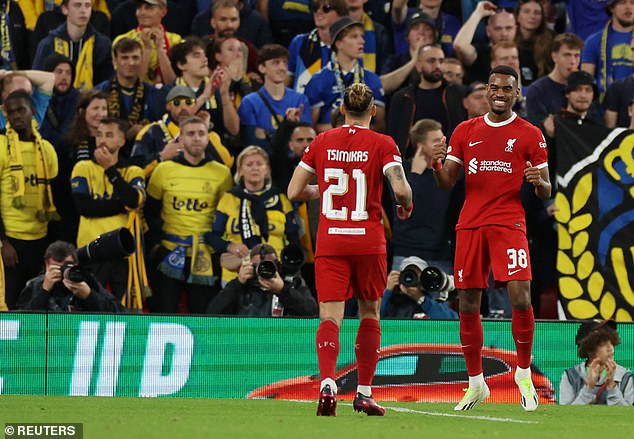 Tân binh bùng nổ, Liverpool thắng tưng bừng sân cỏ Europa League - Ảnh 4.