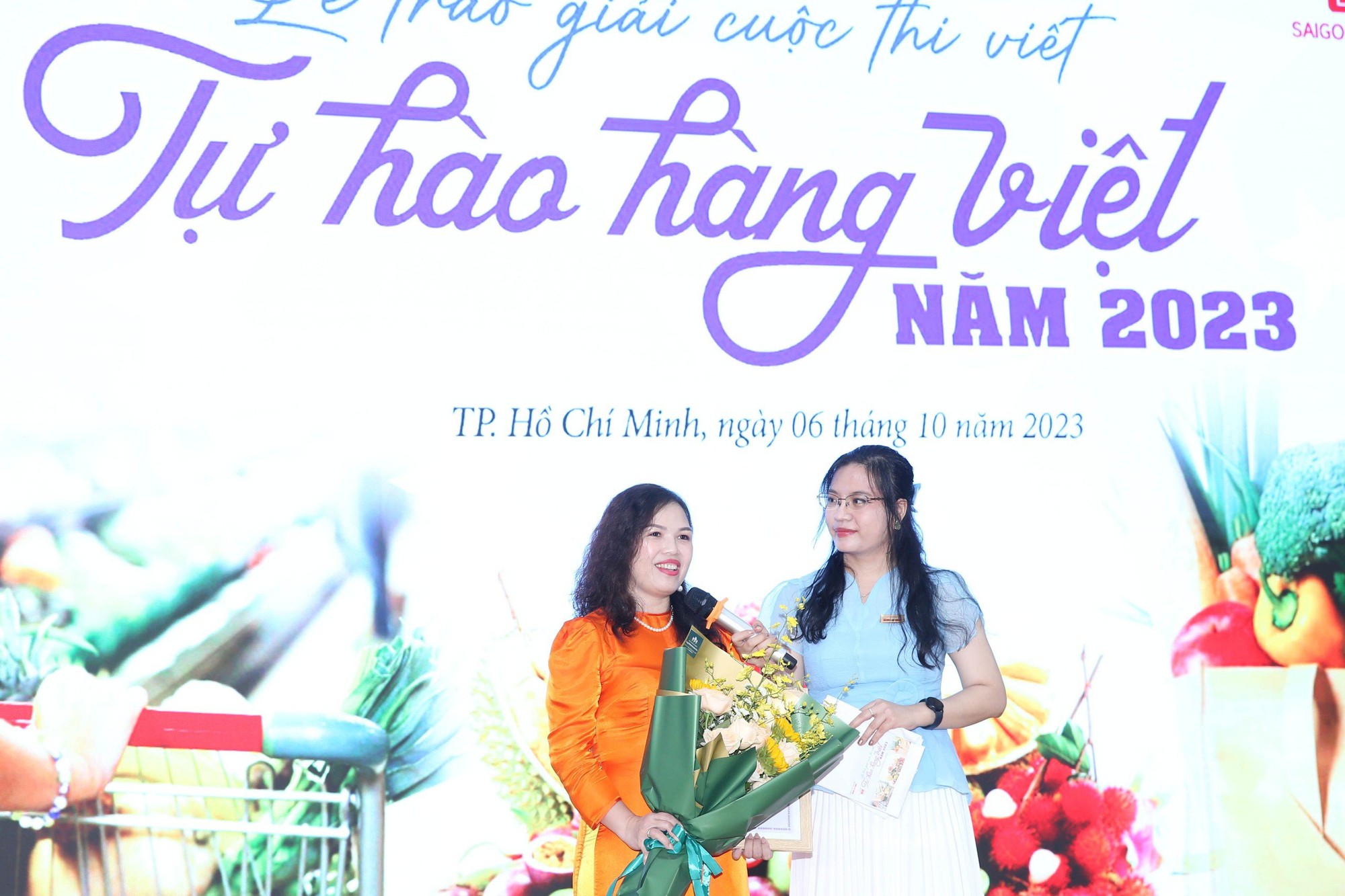 Nhớ lần dìu ngoại đi siêu thị đoạt giải nhất cuộc thi “Tự hào hàng Việt” - Ảnh 4.