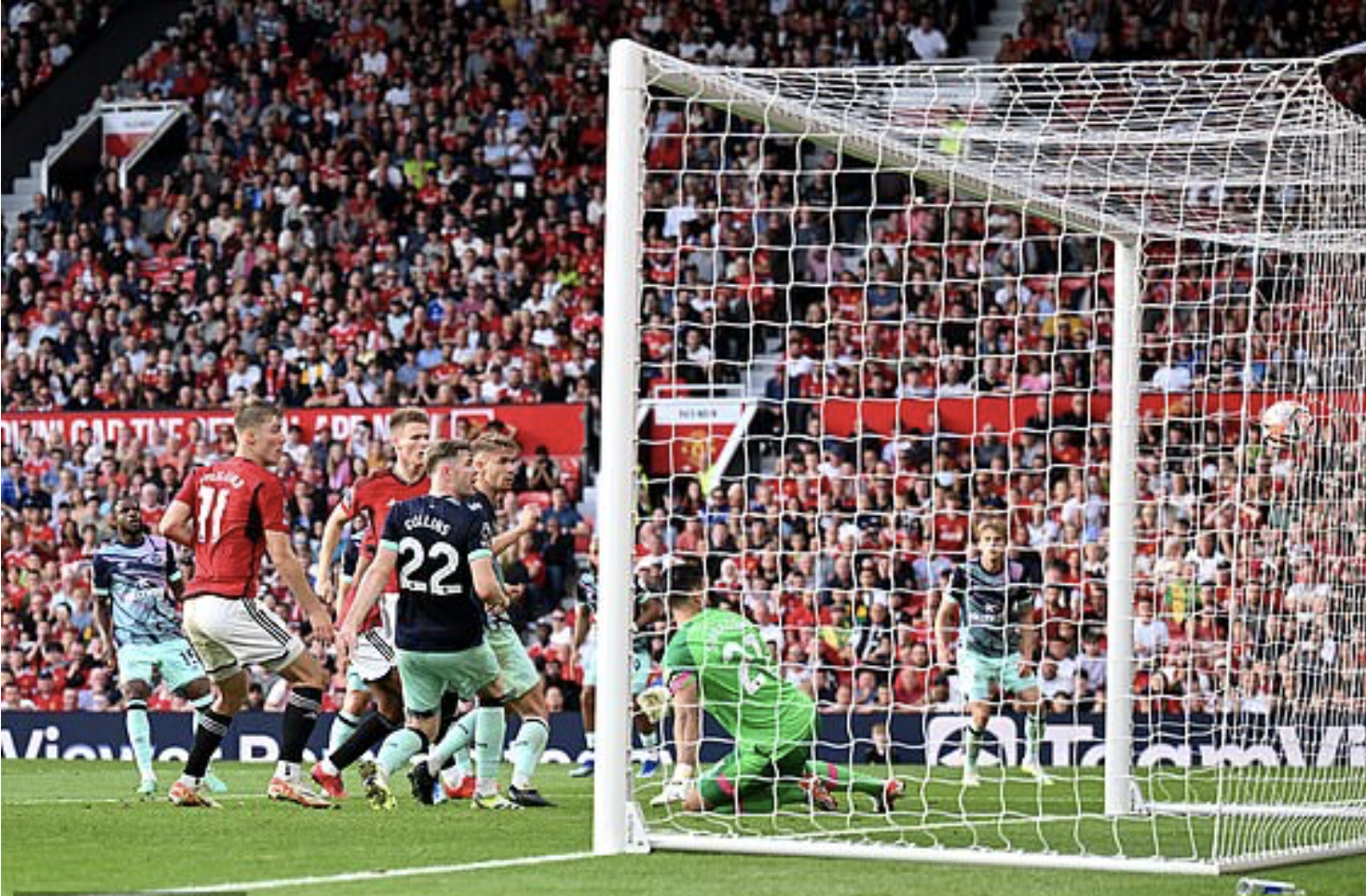 Người hùng McTominay tỏa sáng, Man United thắng nghẹt thở Brentford - Ảnh 5.