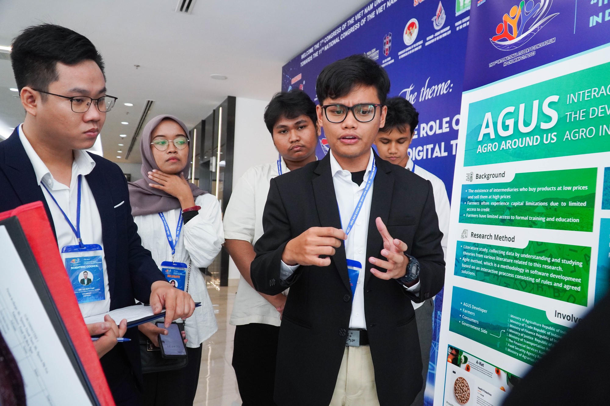 Hơn 60 sinh viên quốc tế đến Việt Nam tham gia diễn đàn khoa học - Ảnh 8.