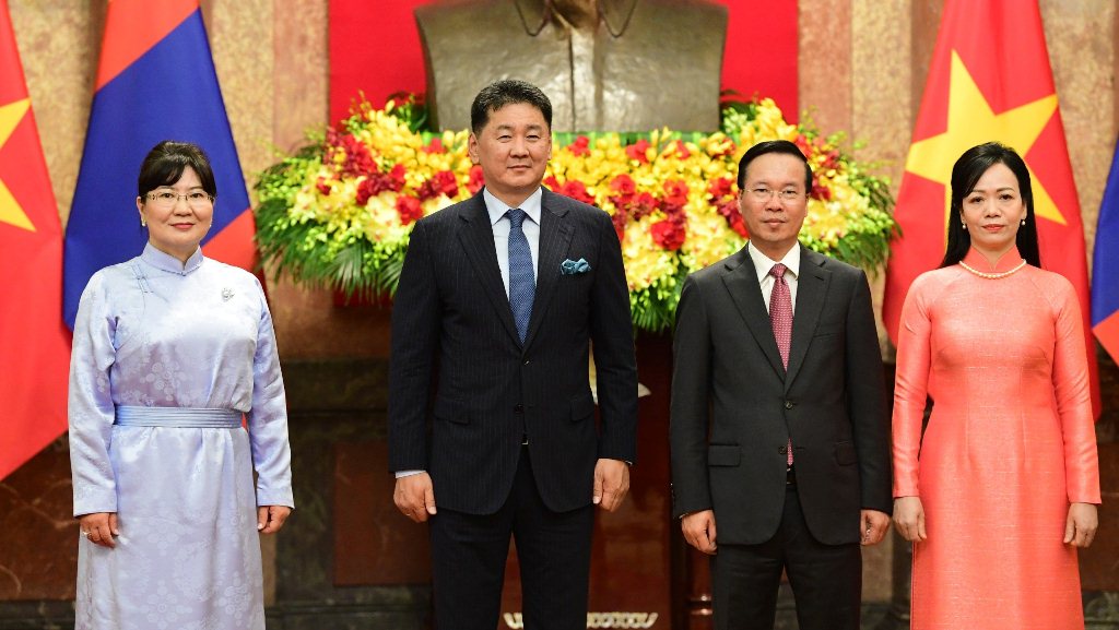 Cận cảnh Chủ tịch nước Võ Văn Thưởng đón Tổng thống Mông Cổ - Ảnh 13.