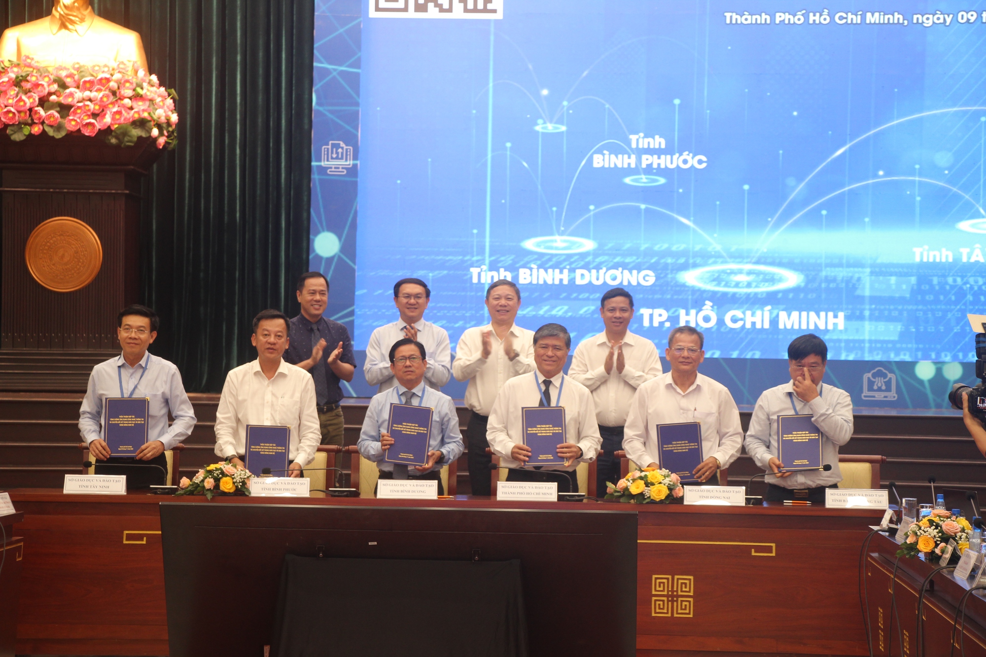 TP HCM và 5 tỉnh Đông Nam Bộ hợp tác chuyển đổi số