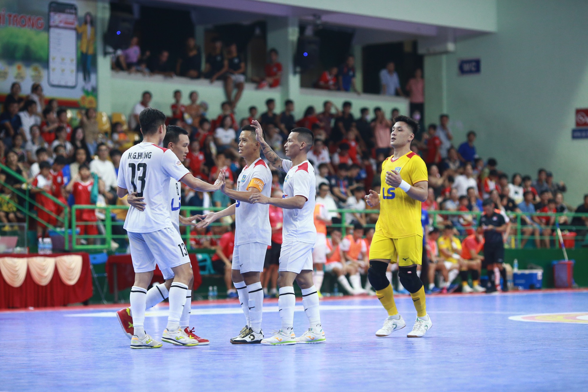 Thái Sơn Nam thắng kịch tính trong ngày khai mạc Futsal Cúp quốc gia 2023 - Ảnh 3. Thái Sơn Nam thắng kịch tính trong ngày khai mạc Futsal Cúp quốc gia 2023 - Ảnh 3.
