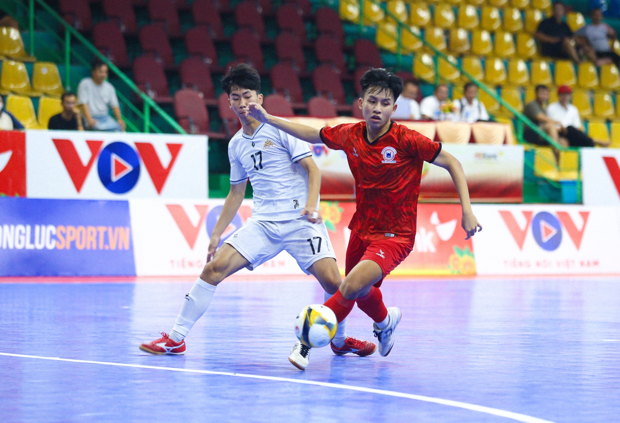 Thái Sơn Nam thắng kịch tính trong ngày khai mạc Futsal Cúp quốc gia 2023 - Ảnh 4. Thái Sơn Nam thắng kịch tính trong ngày khai mạc Futsal Cúp quốc gia 2023 - Ảnh 4.