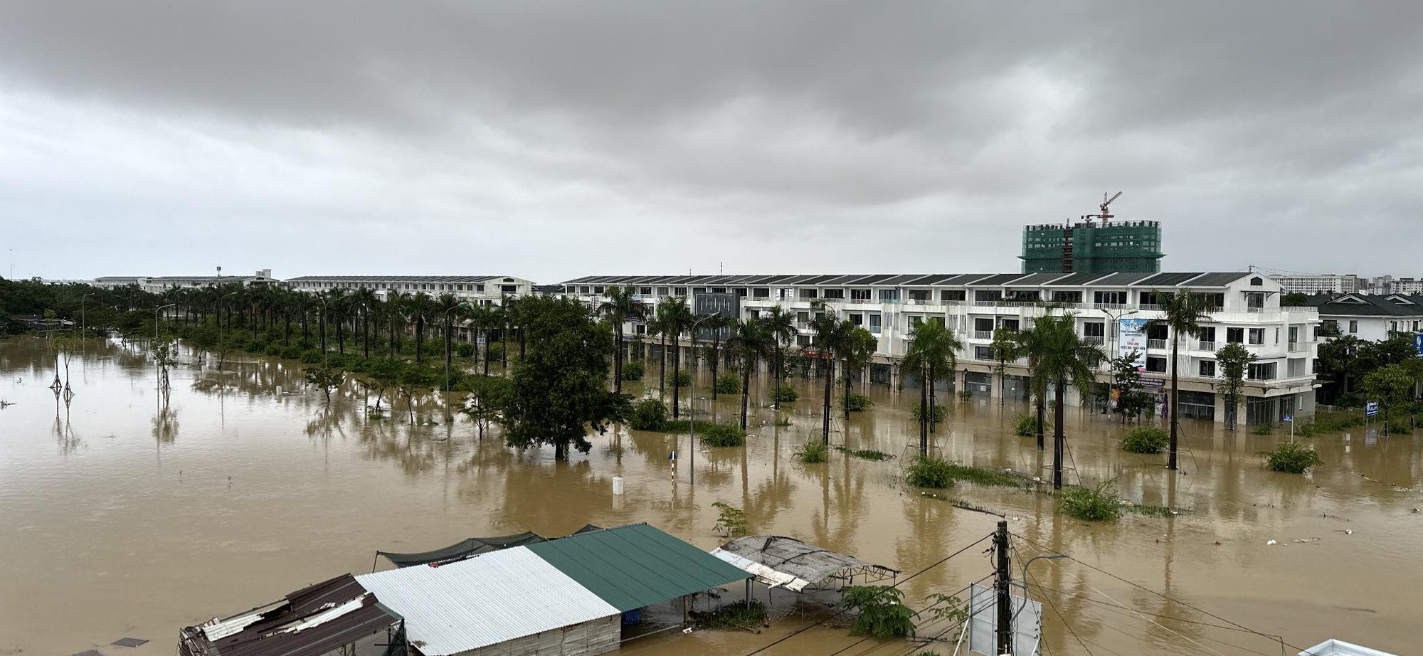 Mưa lũ ở Thừa Thiên - Huế đã vượt mọi kịch bản ứng phó - Ảnh 1.