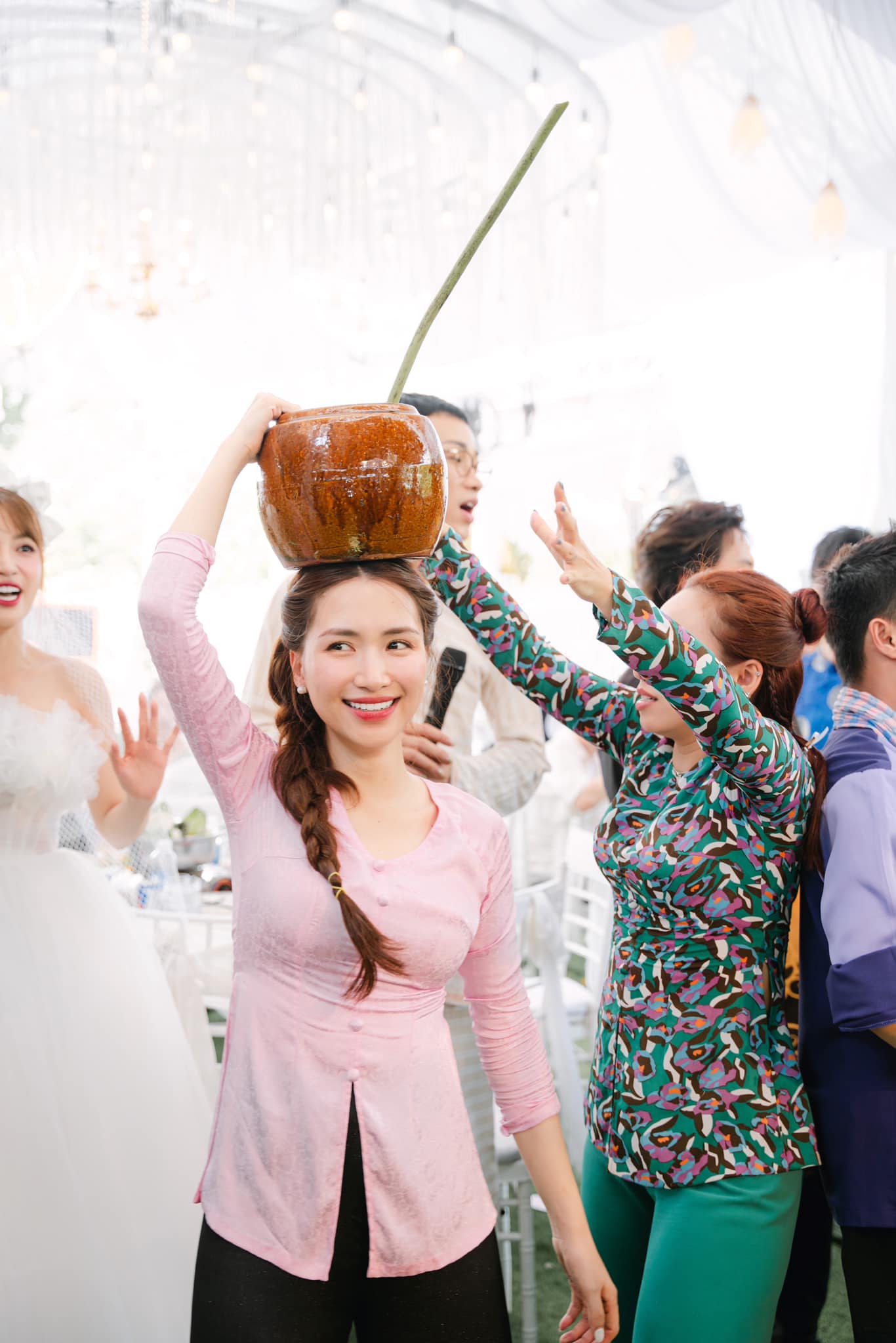 Hòa Minzy “nhoi hết cỡ” tại chuỗi “cưới” Puka - Gin Tuấn Kiệt - Ảnh 7.