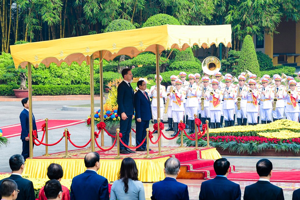 Cận cảnh Thủ tướng Phạm Minh Chính đón Thủ tướng Hà Lan - Ảnh 3.