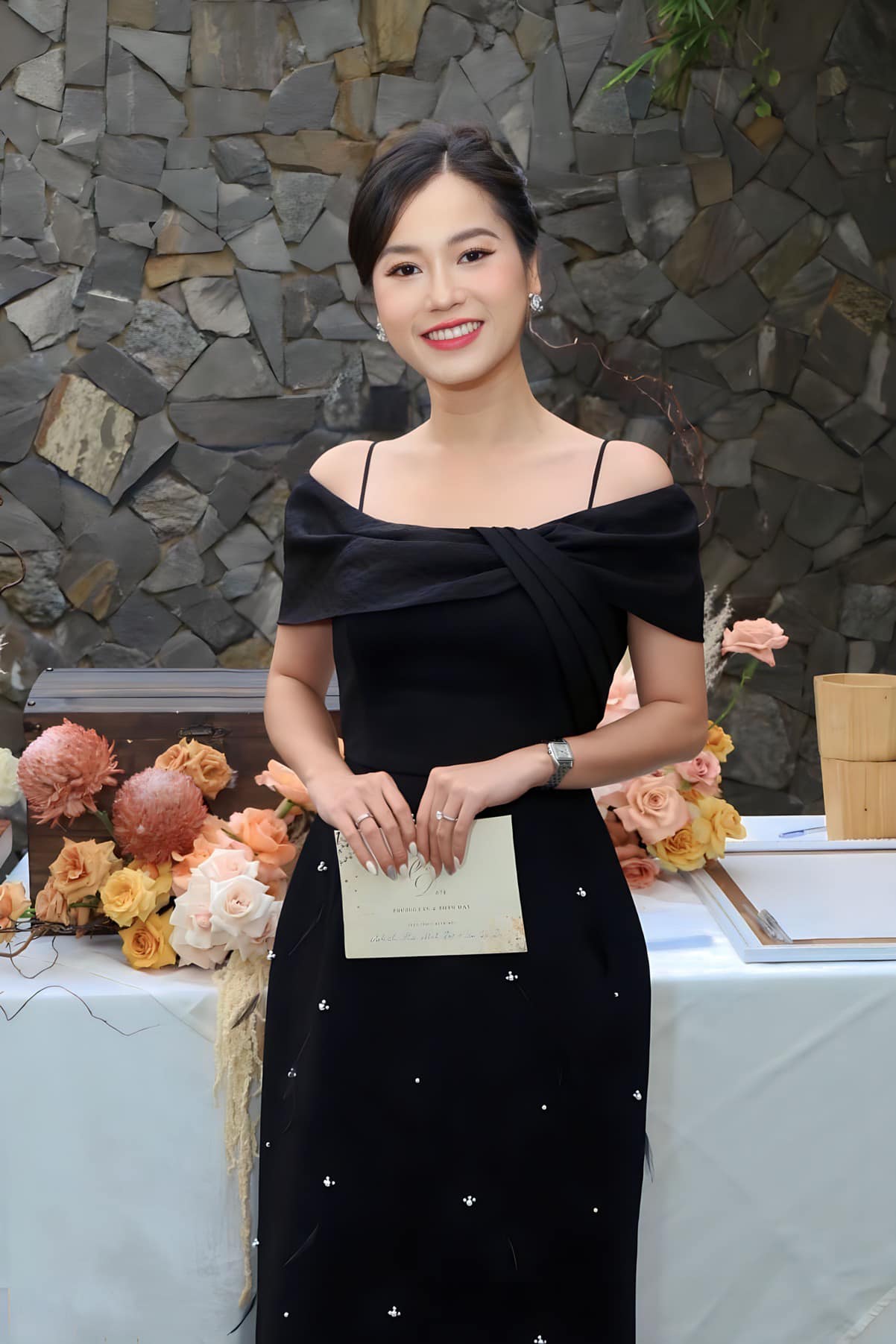Showbiz Việt tề tựu đám cưới diễn viên Phương Lan - Ảnh 3.