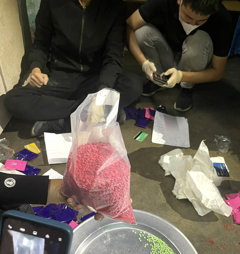 Lật tẩy bí mật bên trong căn nhà của người đàn ông ở Quảng Bình - Ảnh 2. Lật tẩy bí mật bên trong căn nhà của người đàn ông ở Quảng Bình - Ảnh 2.