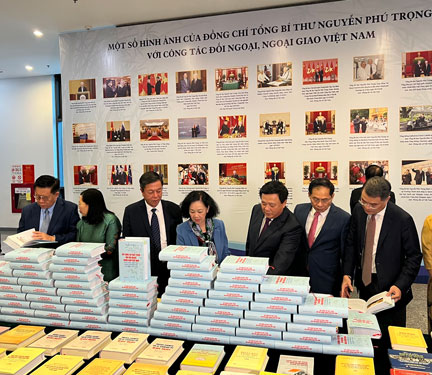 Ra mắt sách của Tổng Bí thư về đối ngoại, ngoại giao Việt Nam - Ảnh 2.