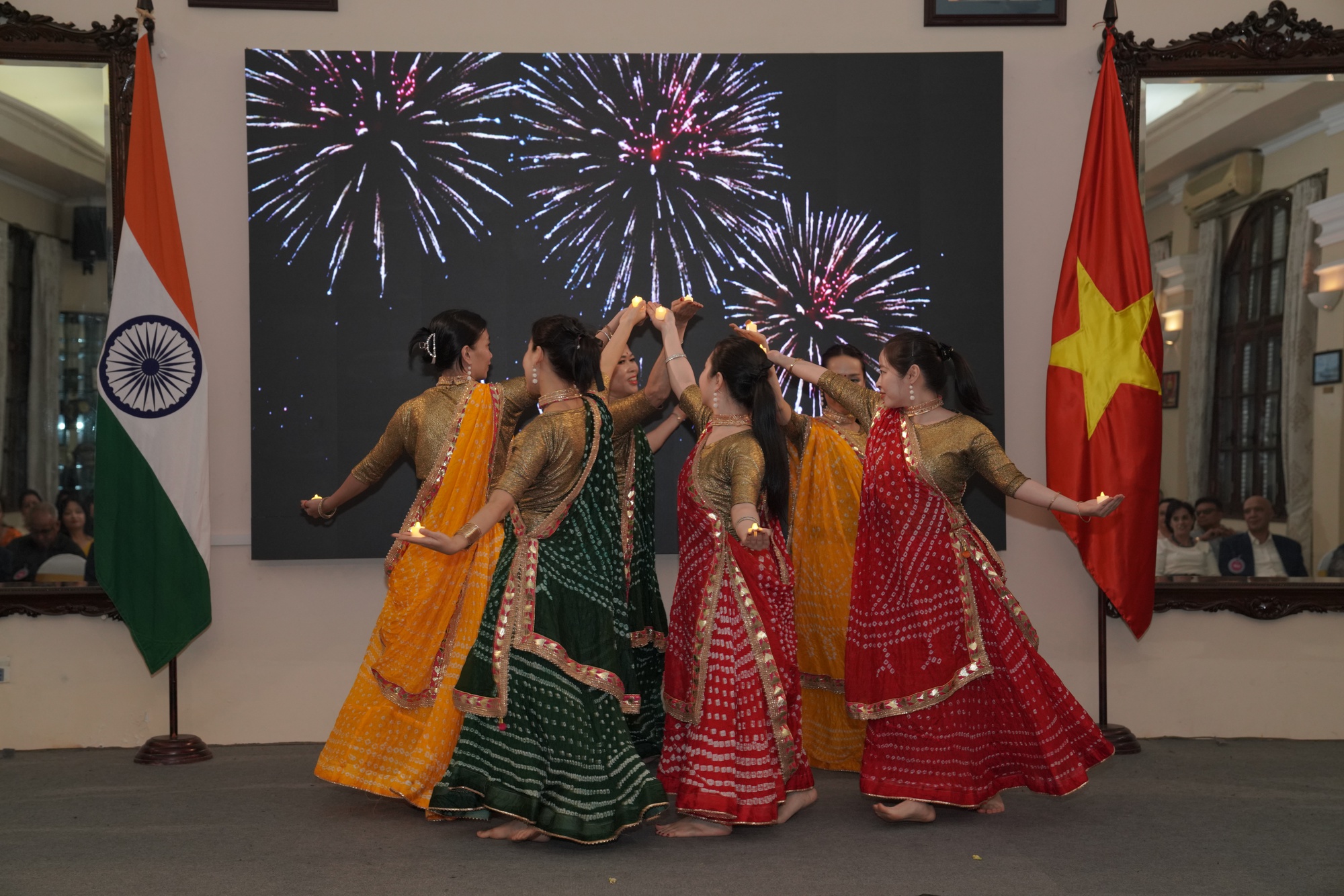 Rực rỡ sắc màu văn hóa Ấn Độ tại Hà Nội - Ảnh 13.