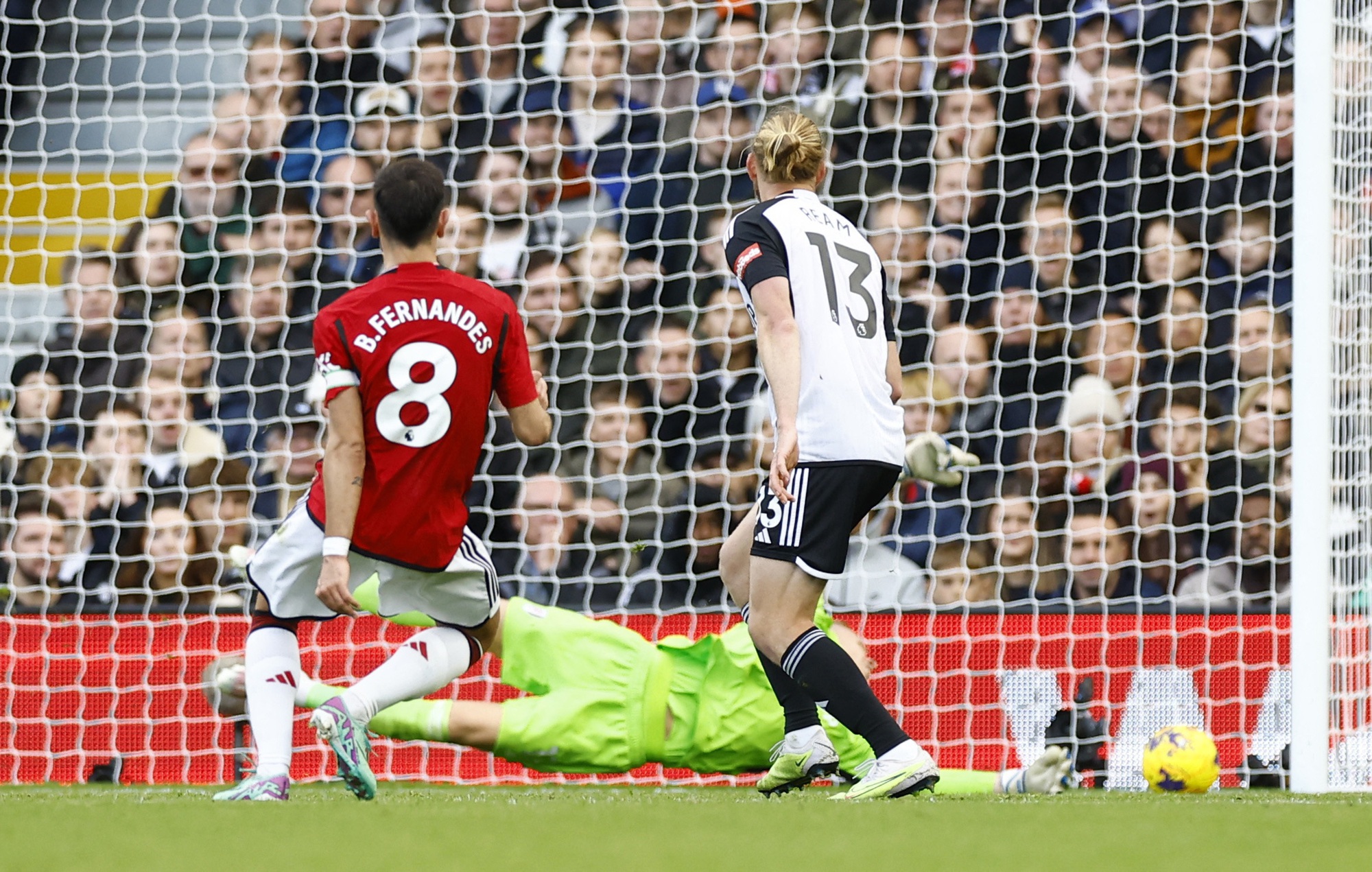 Đội trưởng tỏa sáng phút bù giờ, Man United thắng nghẹt thở Fulham - Ảnh 5.